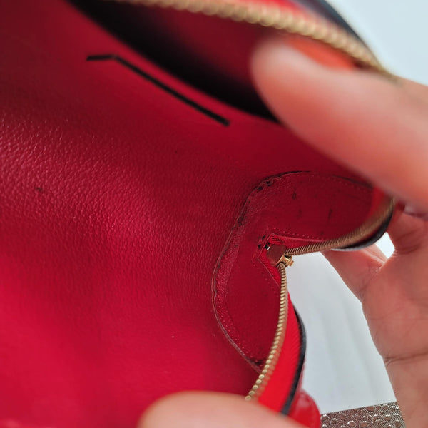 Red epi pouch