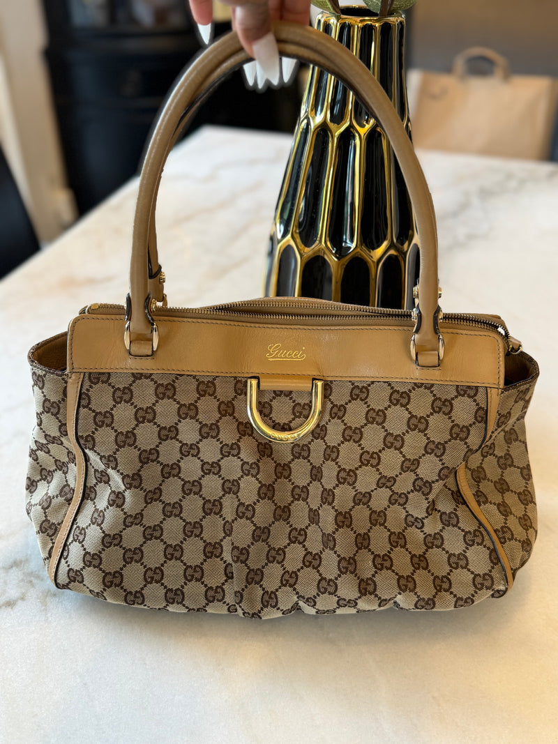 Gucci vintage Abbey with d ring- shoulder bag