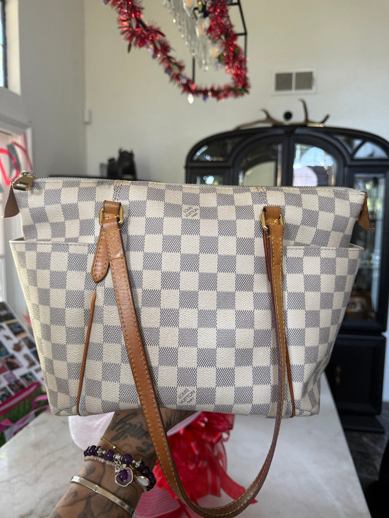 Lv Totally Pm